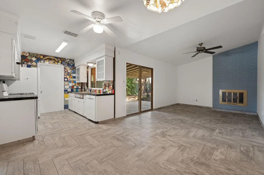 Photo of 1400 Summit CIR