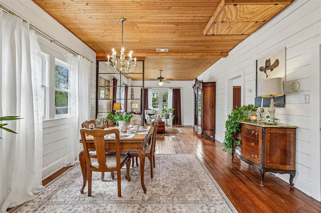 Photo of 372 Old Lockhart RD