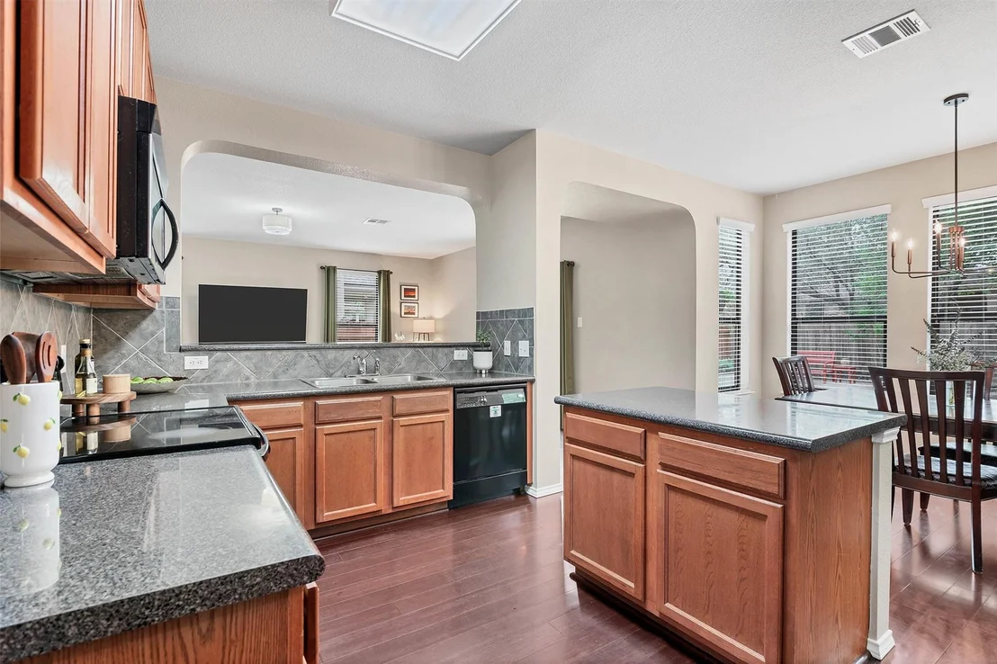 Photo of 515 Paseo Grand DR