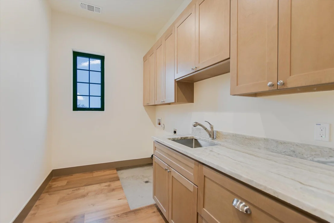 Photo of 401 Eagle Ridge