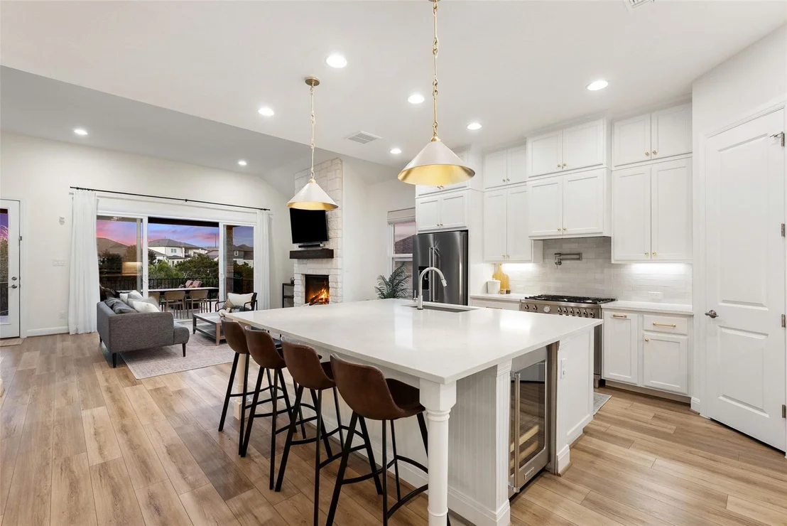 Photo of 739 Rawson BND