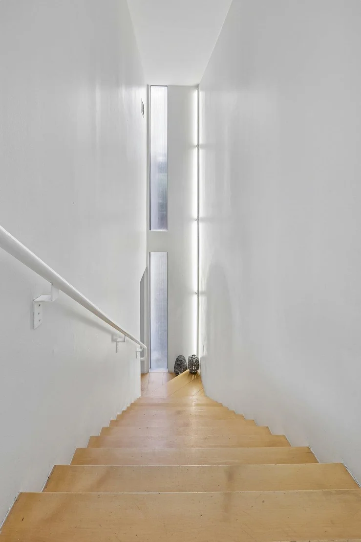 Photo of 208 Lessin LN