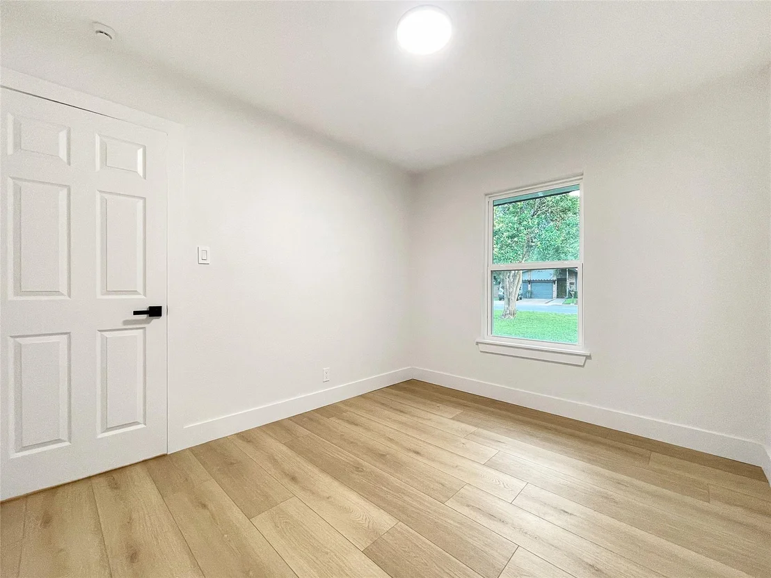 Photo of 313 Golden Oaks DR