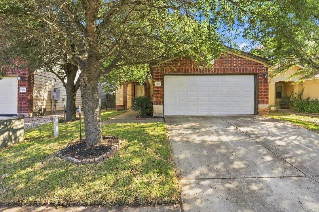 Photo of 6736 Cornish Hen LN