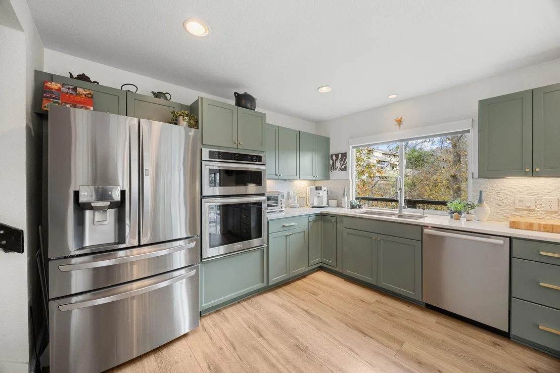 Photo of 7643 Parkview CIR