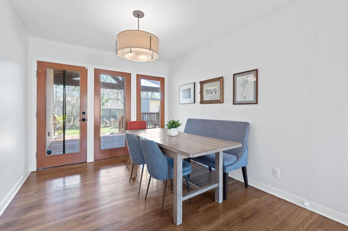 Photo of 5807 Link Ave
