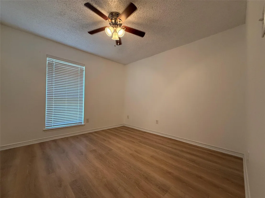 Photo of 503 E Central DR
