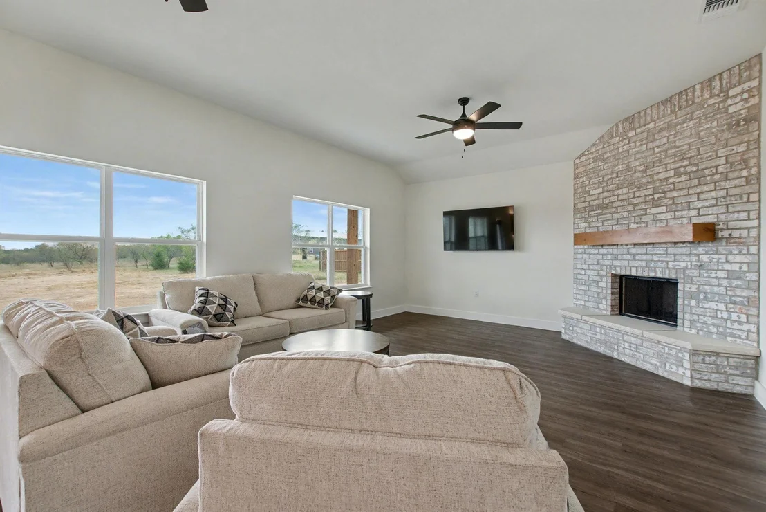 Photo of 425 County Road 3152
