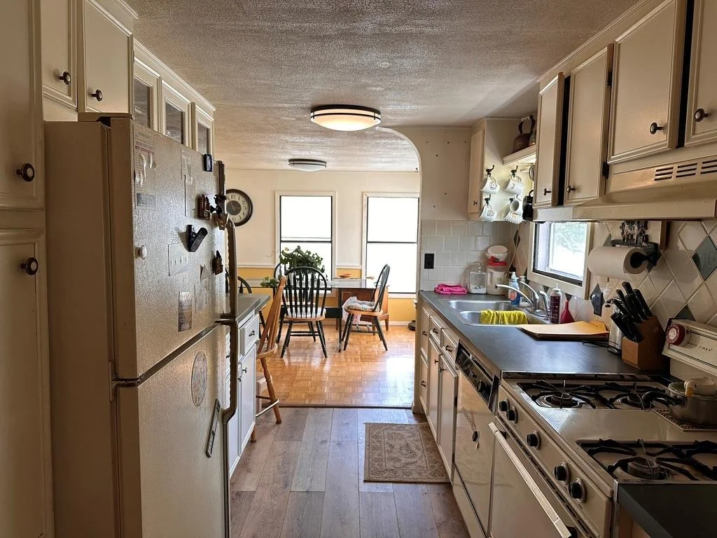 Photo of 124 Three Oaks LN
