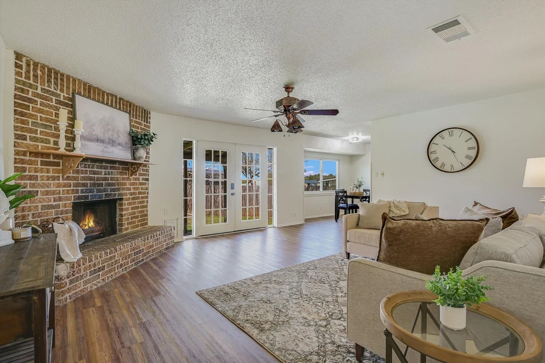 Photo of 606 Splitrock ST