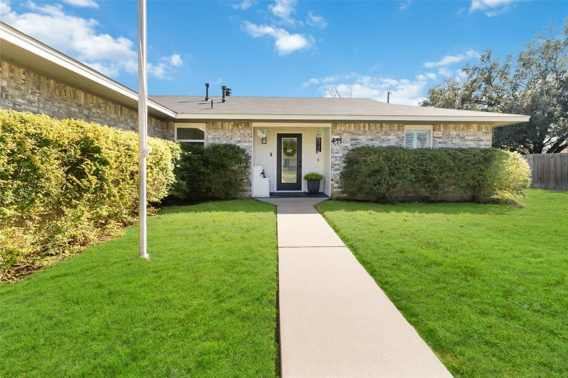 Photo of 411 Oak ST