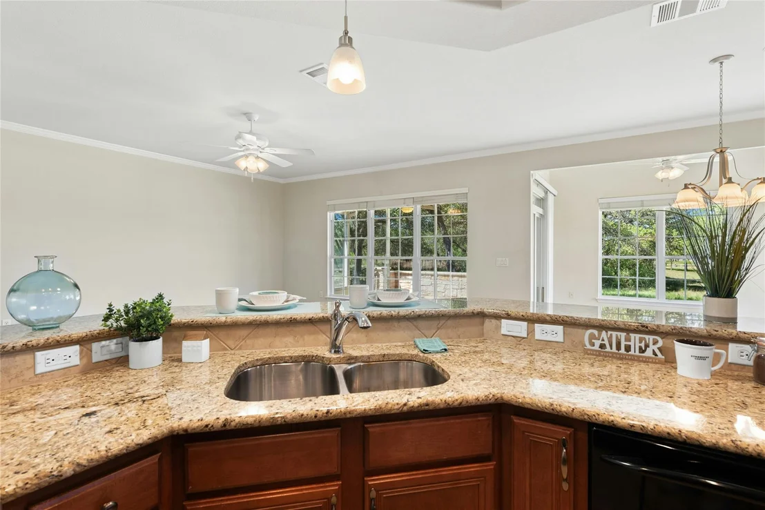 Photo of 405 Fieldstone DR