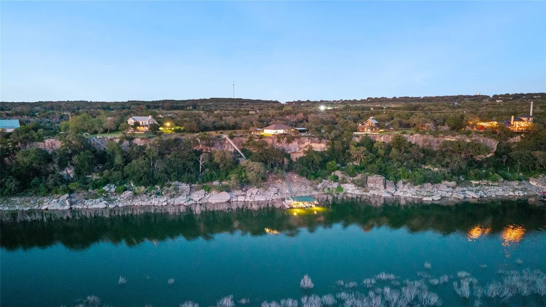 Photo of 1104 Cliffview DR