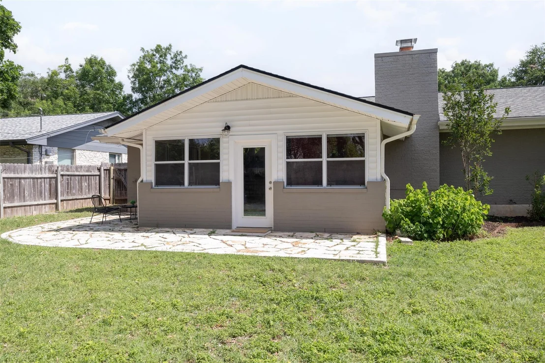 Photo of 1805 Westmoor DR