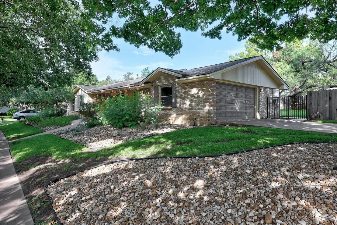 Photo of 5708 Bullard DR
