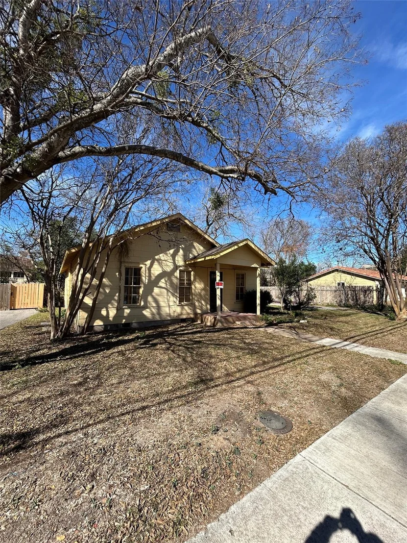 Photo of 4322 James Casey ST