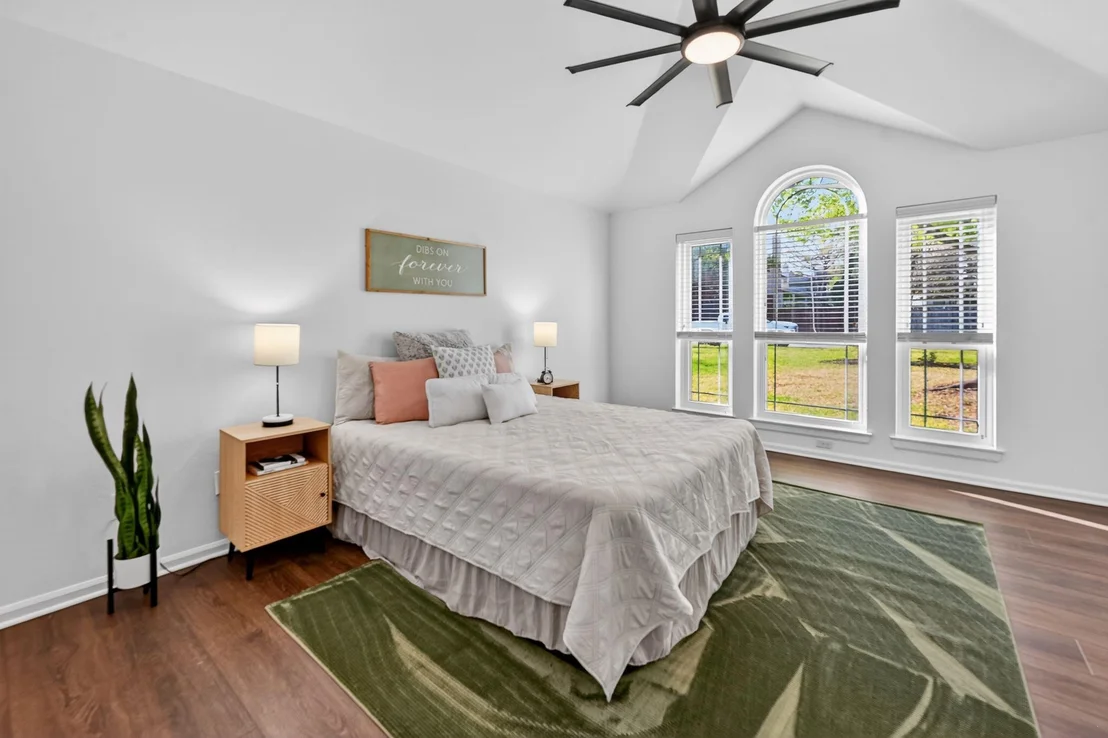 Photo of 1118 Oaklands DR