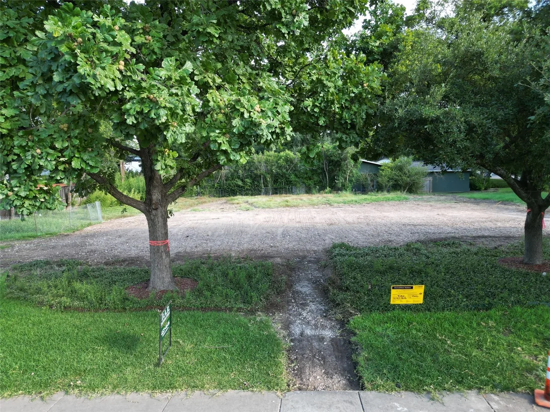 Photo of 4801 Fairview DR