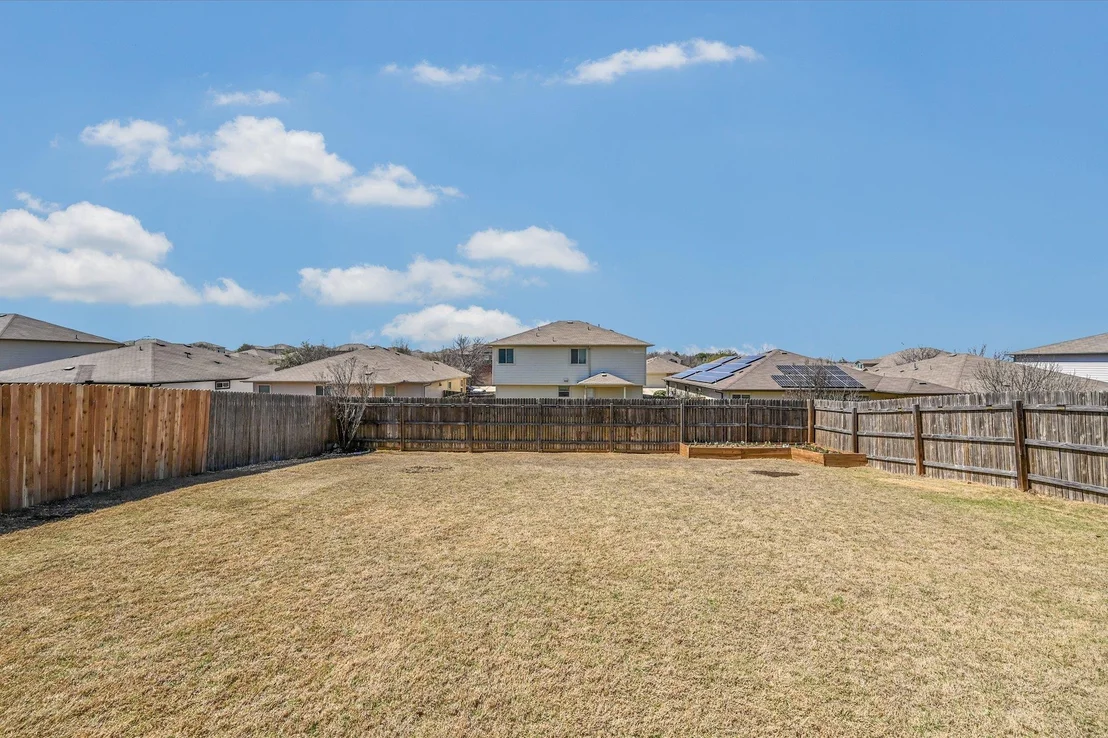 Photo of 725 Pinnacle DR