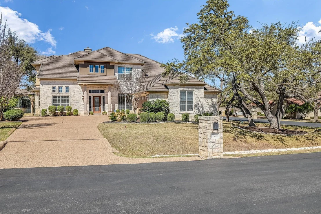 Photo of 2 Glen Rock DR