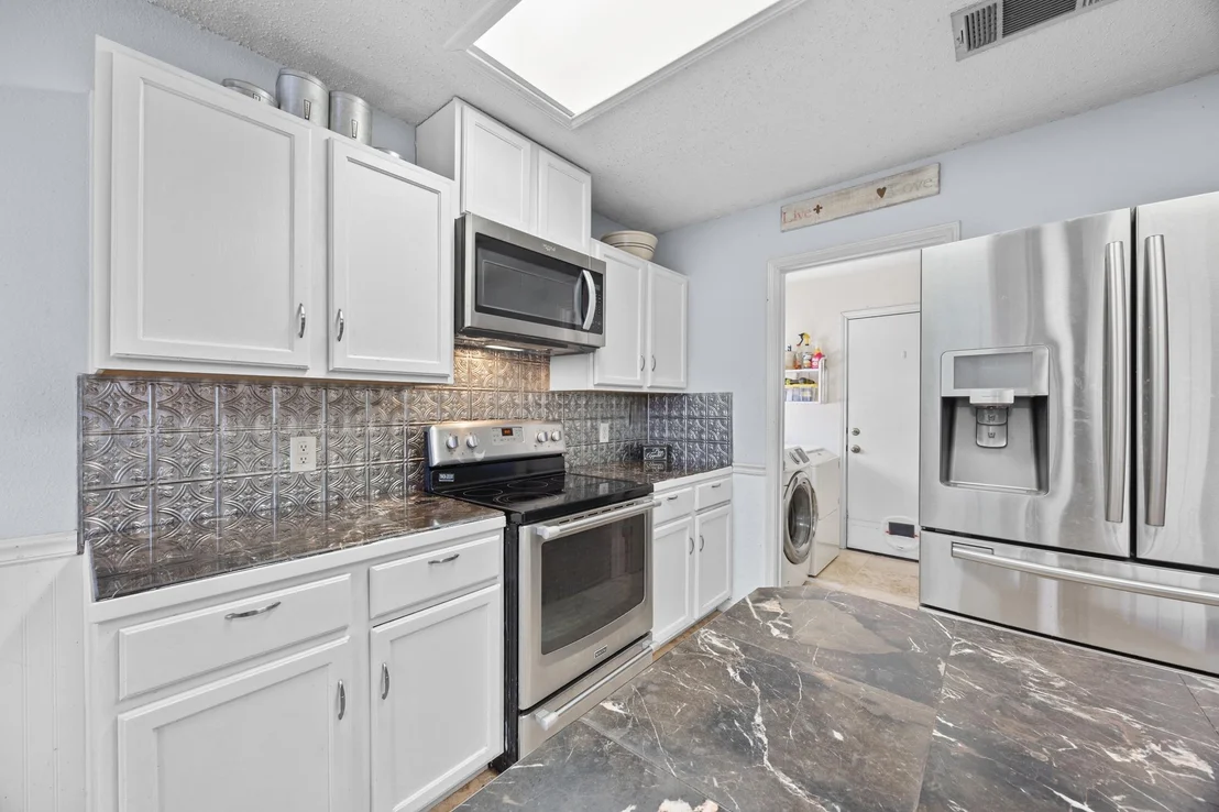 Photo of 1001 Canterbury TRL