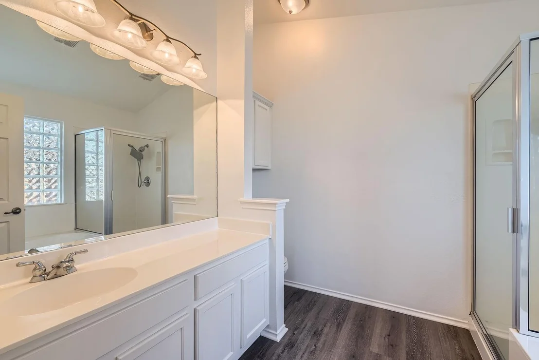 Photo of 4638 Mather