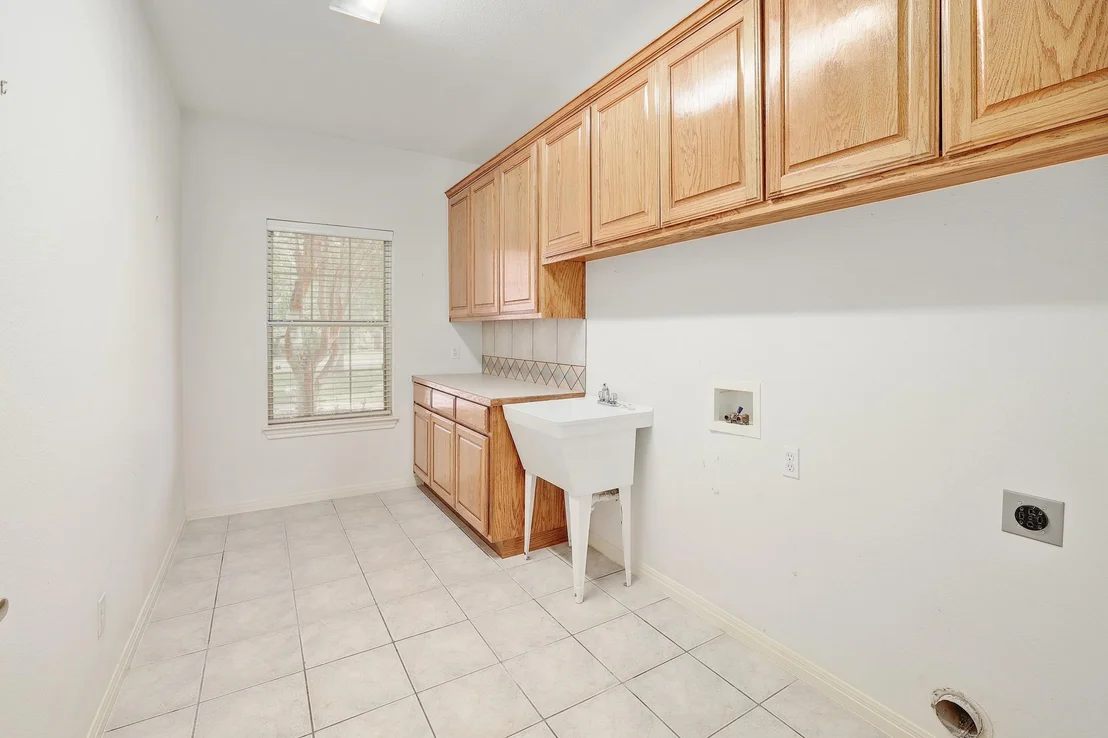Photo of 101 Lakeview LN