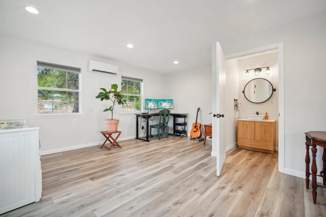 Photo of 1815 Spring Valley DR