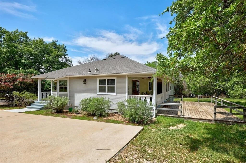 Photo of 2115 Saratoga DR