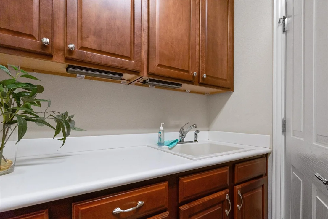 Photo of 106 Angelina CV