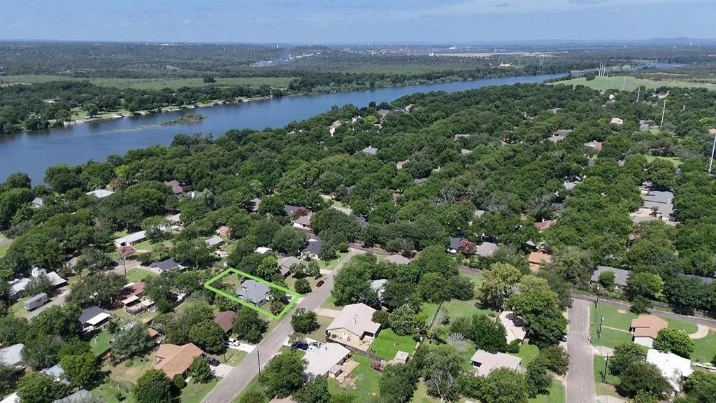 Photo of 1206 Hackberry DR