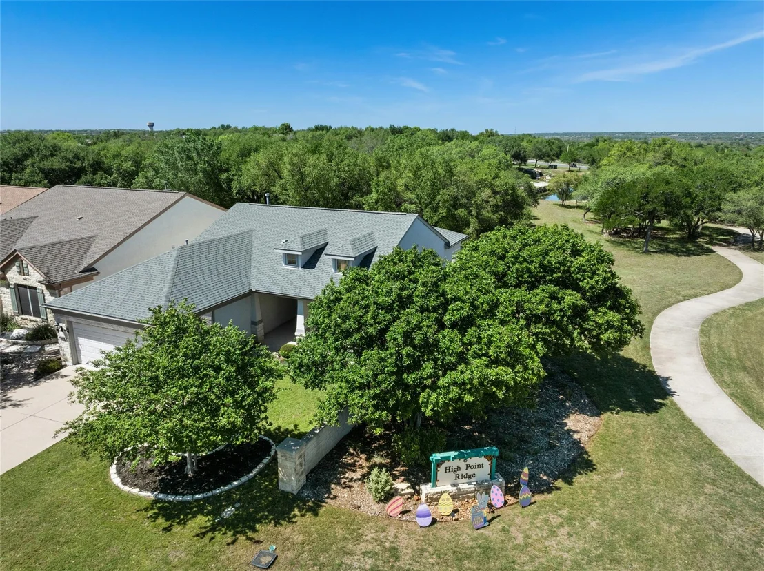 Photo of 405 Fieldstone DR