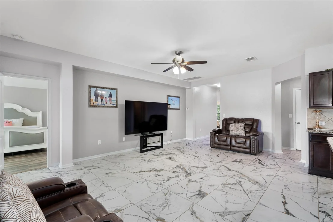 Photo of 15013 Roody LN