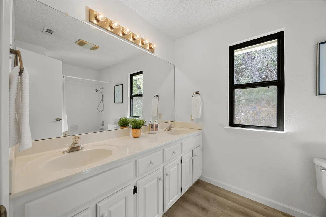Photo of 9301 Rolling Oaks TRL