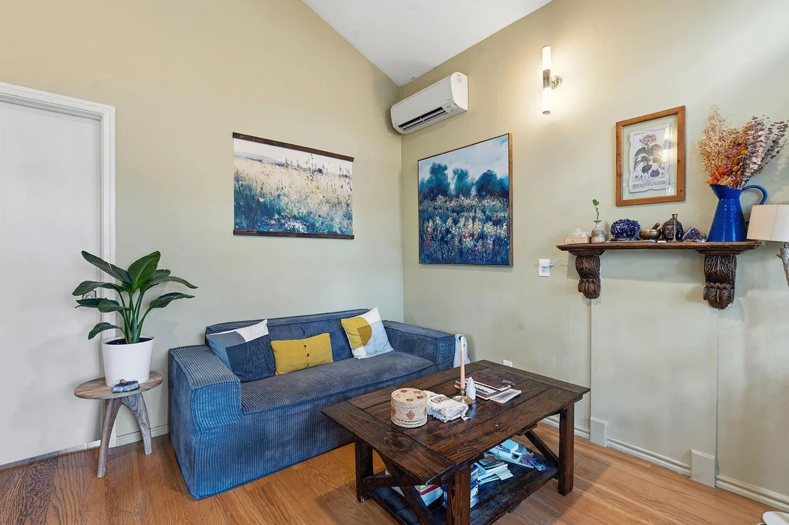 Photo of 1112 Mission RDG