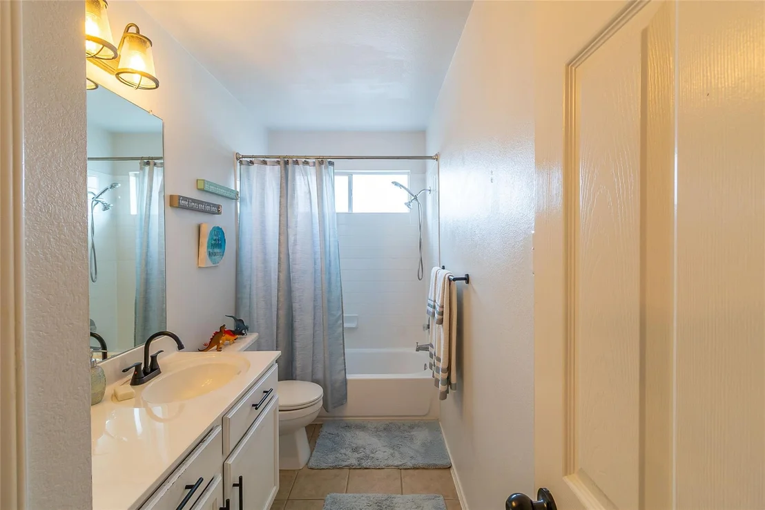 Photo of 2211 Memory LN