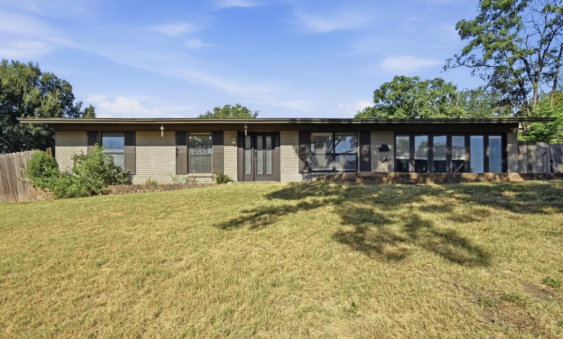 Photo of 2600 Oakhaven DR