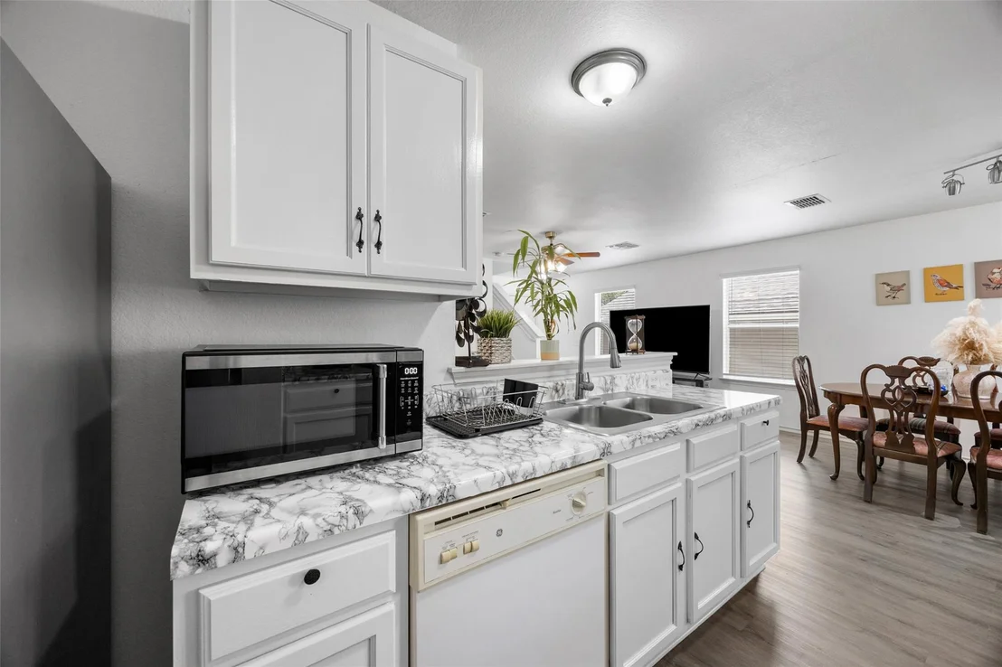 Photo of 8710 Davis Oaks TRL
