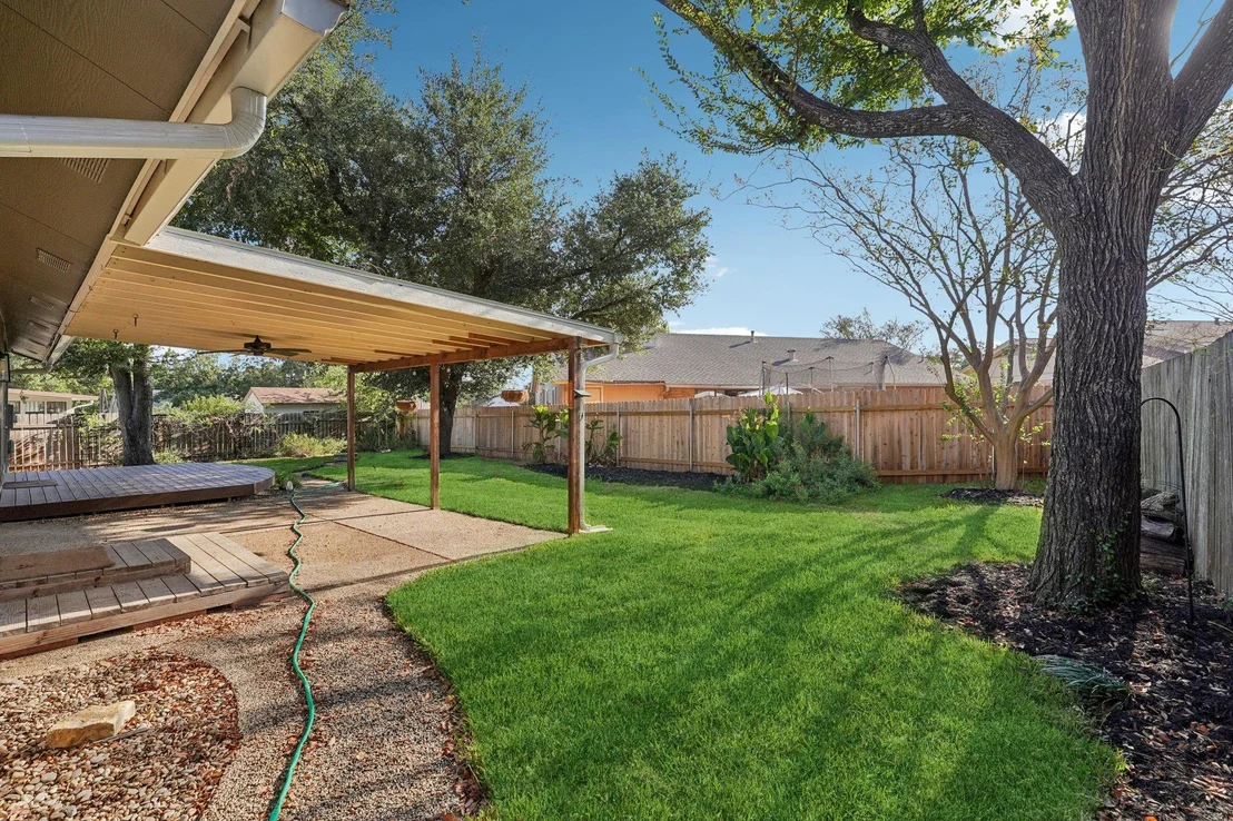 Photo of 10229 Missel Thrush DR