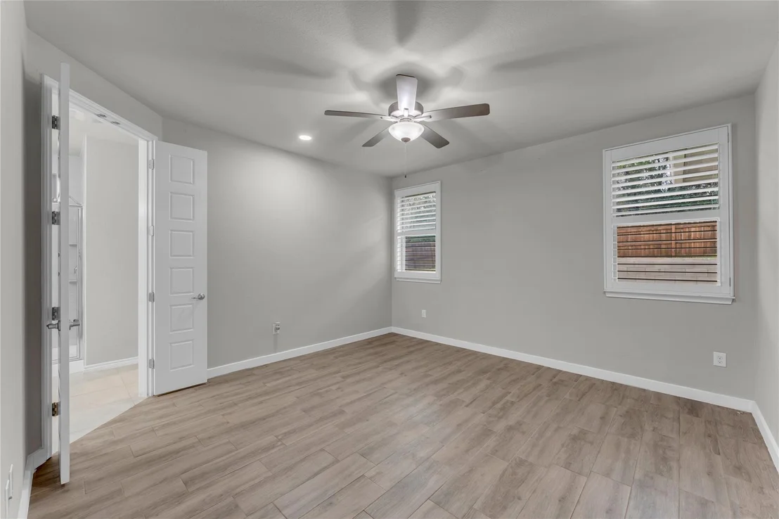 Photo of 511 Taylor DR