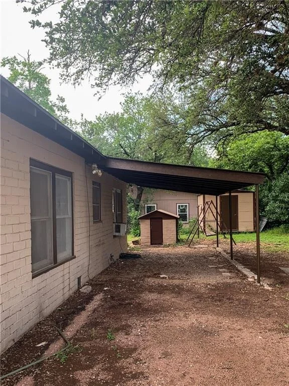 Photo of 530 Bryan Ave
