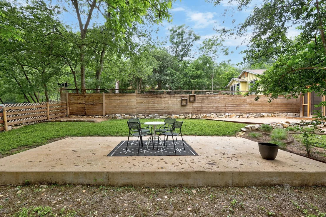 Photo of 2503 Bryan ST