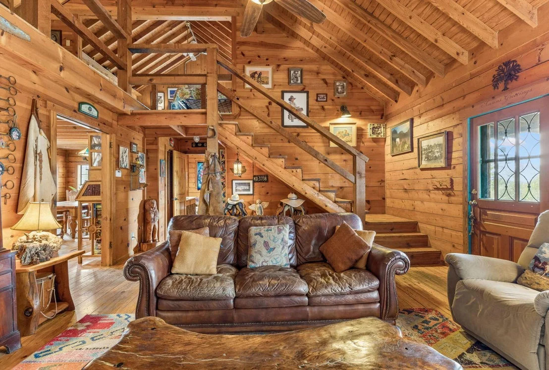 Photo of 1218 Oakwood LOOP