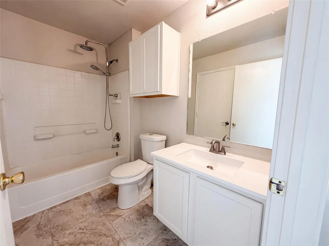 Photo of 1076 Shadow Creek BLVD
