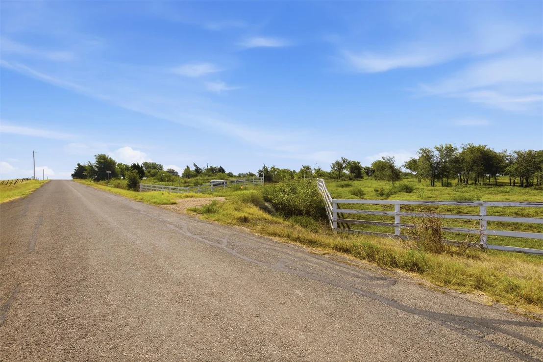Photo of 3280 County Road 466 RD