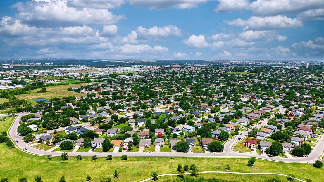 Photo of 1347 Lakeside LOOP