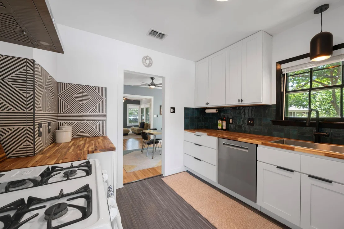 Photo of 3101 French PL