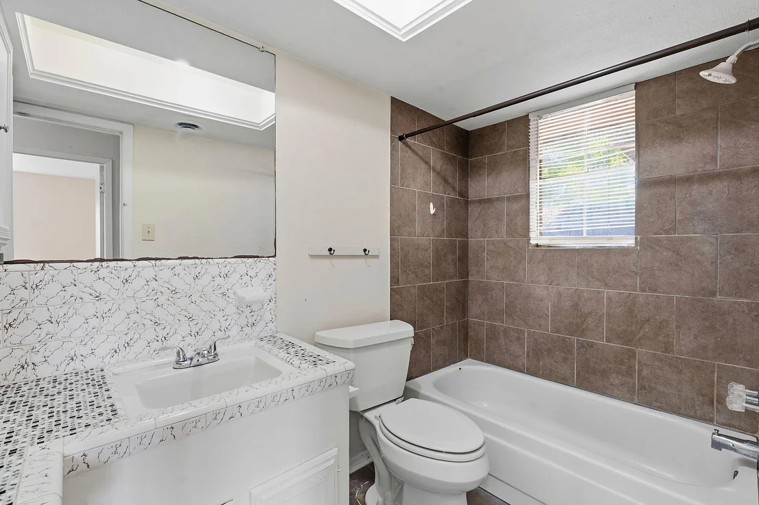 Photo of 213 Indian Oak DR