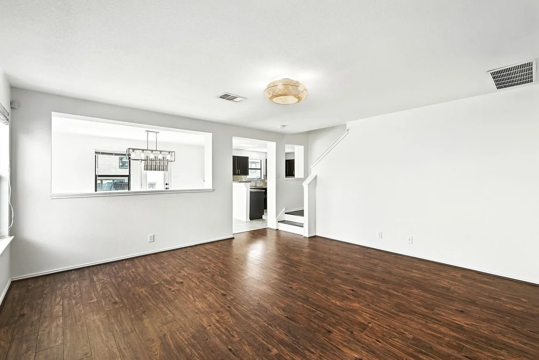 Photo of 290 Cushman DR