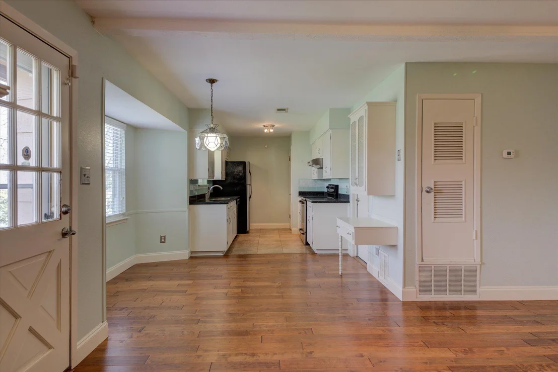 Photo of 1100 Colony North DR